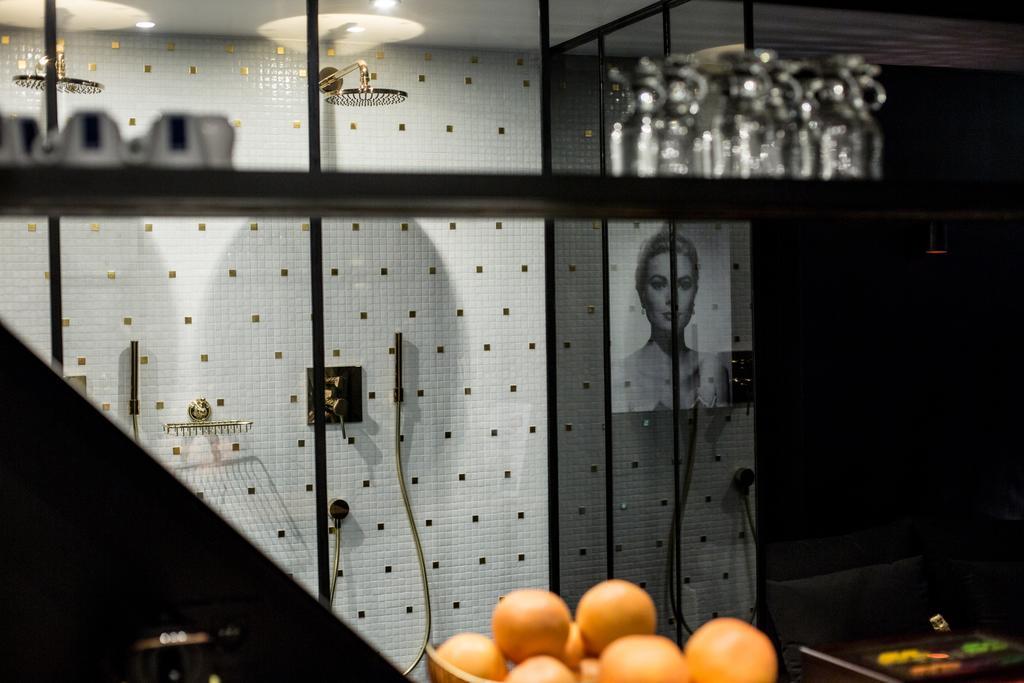 Chambre Avec Jacuzzi Sauna Privatif Bruselas Exterior foto